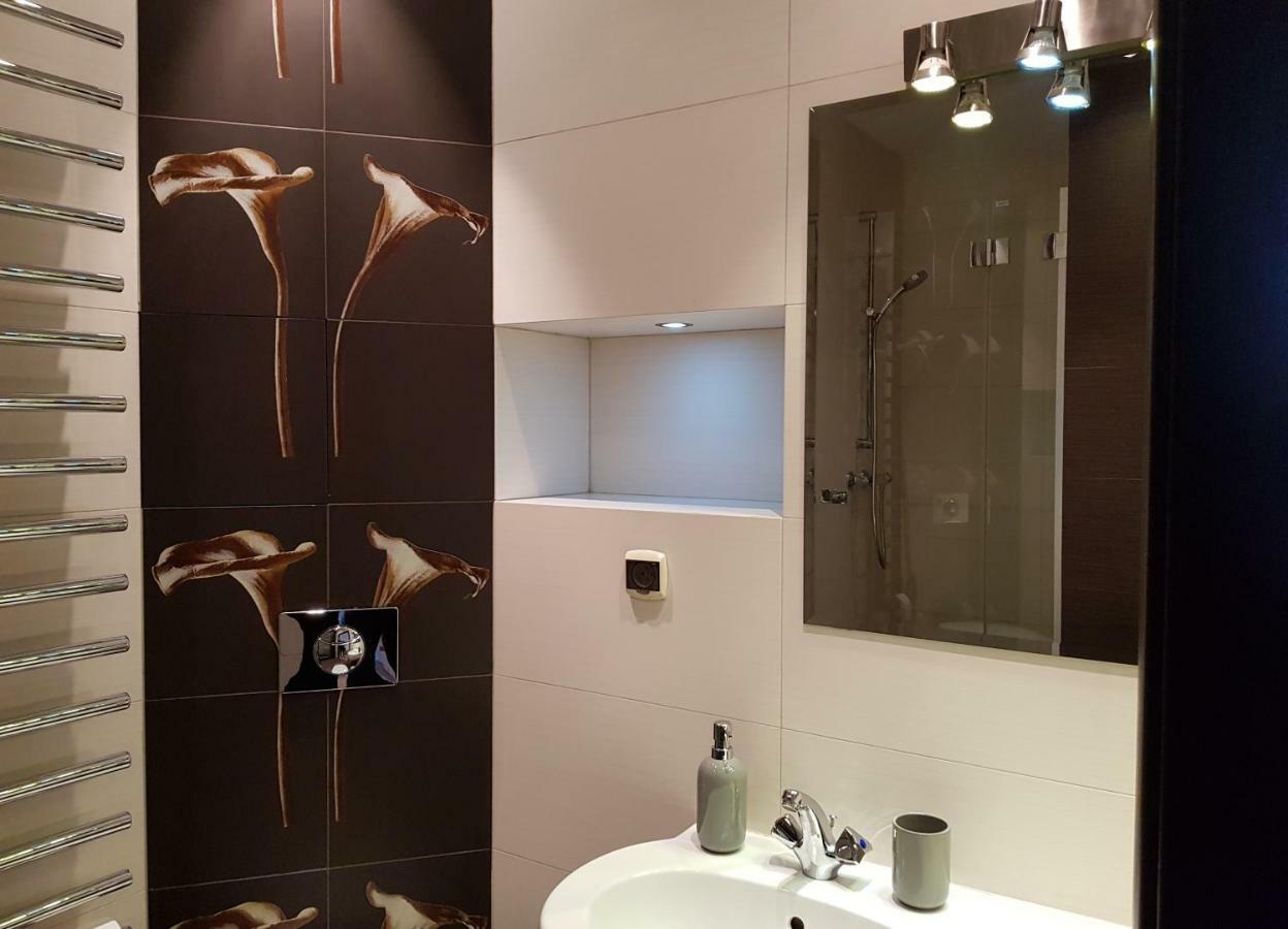 Apartament "Cleopatra 5" Przy Rynku Z Parkingiem, Faktury Vat Διαμέρισμα Κίελτσε Εξωτερικό φωτογραφία
