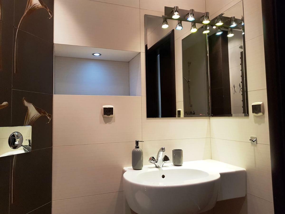 Apartament "Cleopatra 5" Przy Rynku Z Parkingiem, Faktury Vat Διαμέρισμα Κίελτσε Εξωτερικό φωτογραφία