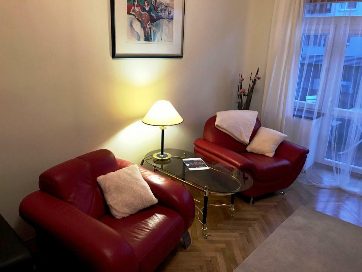 Apartament "Cleopatra 5" Przy Rynku Z Parkingiem, Faktury Vat Διαμέρισμα Κίελτσε Εξωτερικό φωτογραφία